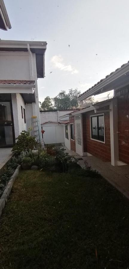 Casatodosantos Bed & Breakfast Cuenca Exterior photo