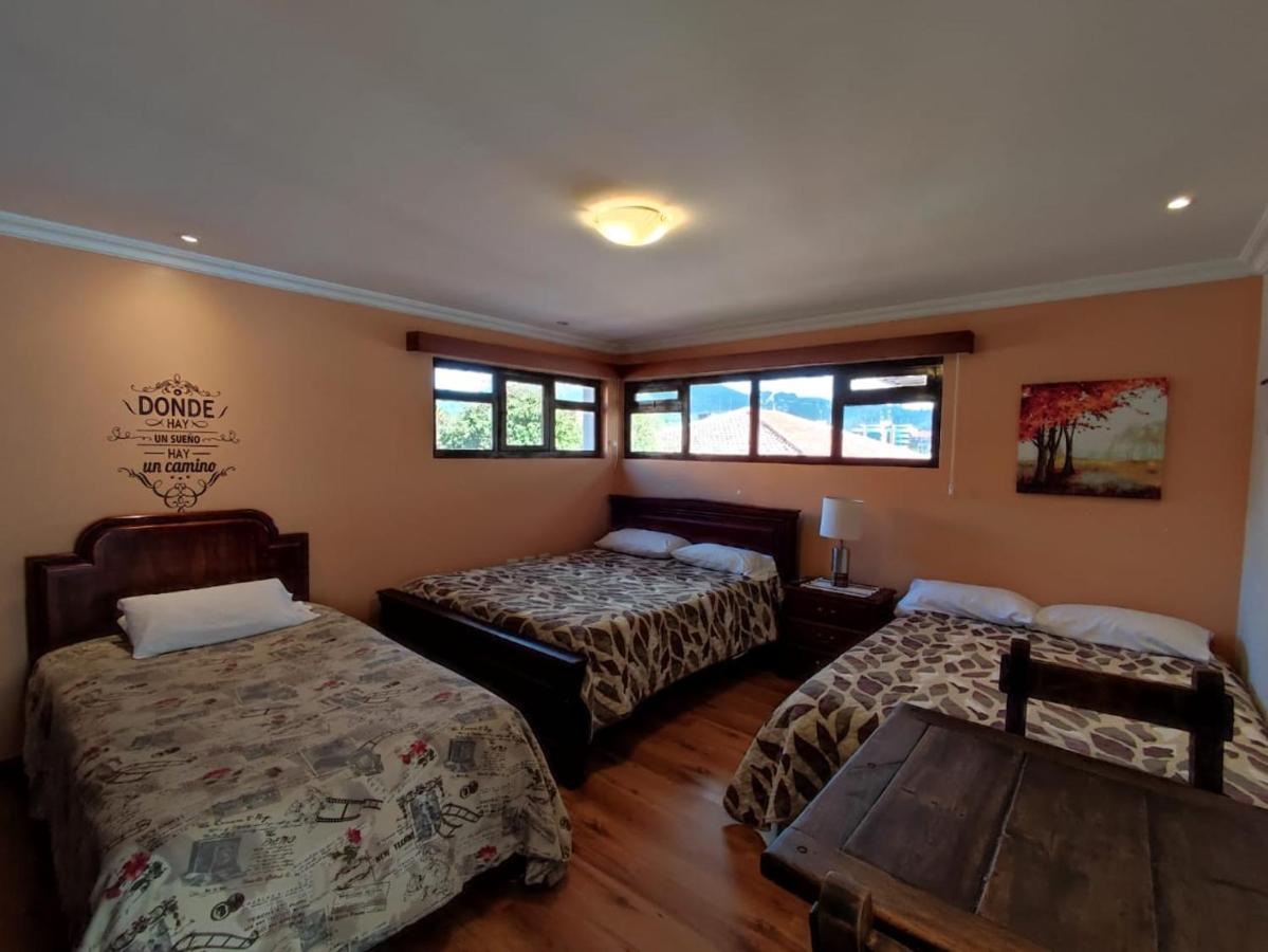 Casatodosantos Bed & Breakfast Cuenca Exterior photo